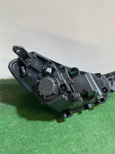 Laden Sie das Bild in den Galerie-Viewer, Frontscheinwerfer Hyundai Tucson 92101-D7700 Links Scheinwerfer Headlight SCH7896916848gu