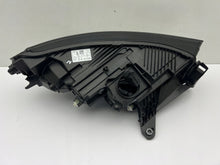 Laden Sie das Bild in den Galerie-Viewer, Frontscheinwerfer Skoda Enyaq 5LB941015A Full LED Links Scheinwerfer Headlight