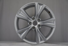 Load image into Gallery viewer, 1x Alufelge 17 Zoll 7.5" 5x112 46ET Glanz Silber 5FA601025C Seat Leon Rim Wheel FEL3531055876kc