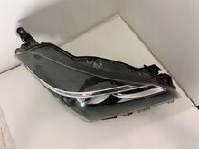 Laden Sie das Bild in den Galerie-Viewer, Frontscheinwerfer Toyota Yaris 811300DA50 Rechts Scheinwerfer Headlight SCH6664587121mt
