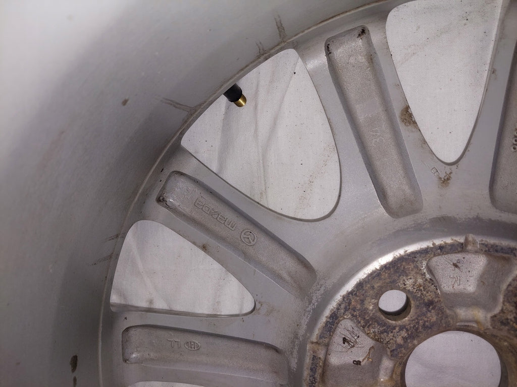 1x Alufelge 17 Zoll 7.5" 5x114.3 50ET Glanz Silber 9965077570 Mazda Rim Wheel