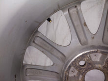 Laden Sie das Bild in den Galerie-Viewer, 1x Alufelge 17 Zoll 7.5&quot; 5x114.3 50ET Glanz Silber 9965077570 Mazda Rim Wheel