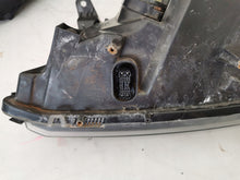 Laden Sie das Bild in den Galerie-Viewer, Frontscheinwerfer Opel Vectra C 15987200 Bi-Xenon Rechts Scheinwerfer Headlight