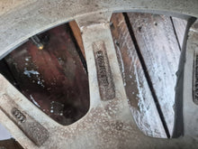 Load image into Gallery viewer, 1x Alufelge 18 Zoll 8.0" 5x112 39ET Glanz Silber 8R0601025 Audi Q5 Rim Wheel FEL4564357701em
