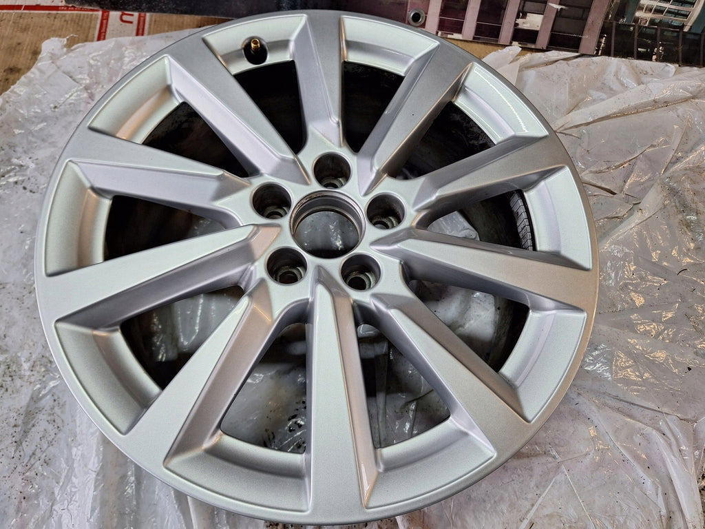 1x Alufelge 16 Zoll 6.5" 5x100 40ET Glanz Silber 82A601025 Audi A1 Rim Wheel