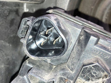 Load image into Gallery viewer, Frontscheinwerfer Toyota Avensis 9922680008 Links Scheinwerfer Headlight SCH5770017072og