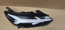 Laden Sie das Bild in den Galerie-Viewer, Frontscheinwerfer Dacia Sandero III Jogger 260107978R Rechts Headlight SCH5058374188ix