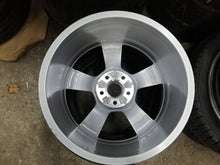 Load image into Gallery viewer, 1x Alufelge 18 Zoll 8.0&quot; 5x112 39ET Glanz Silber 4K0601025D Audi A6 C8 Rim Wheel