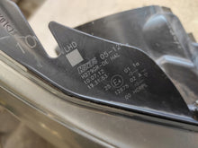 Laden Sie das Bild in den Galerie-Viewer, Frontscheinwerfer Toyota Avensis Rechts Scheinwerfer Headlight SCH1711604621xp
