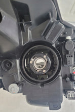 Load image into Gallery viewer, Frontscheinwerfer Toyota Yaris Links Scheinwerfer Headlight