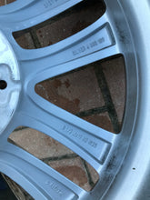 Laden Sie das Bild in den Galerie-Viewer, 1x Alufelge 19 Zoll 8.5" 5x112 25ET Glanz Schwarz 6883159 BMW 7 G11 G12 FEL3964044099im