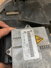 Load image into Gallery viewer, Frontscheinwerfer VW Golf V 1K6941032 Xenon Rechts Scheinwerfer Headlight SCH9742974139ub