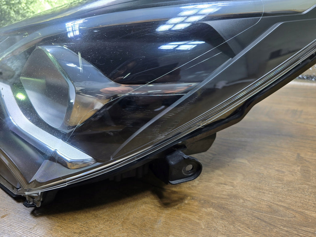 Frontscheinwerfer Toyota Yaris Links Scheinwerfer Headlight