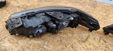 Laden Sie das Bild in den Galerie-Viewer, Frontscheinwerfer Renault Laguna II AMI18736 7701061669 Rechts oder Links SCH7524517158kv