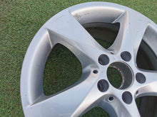 Load image into Gallery viewer, 1x Alufelge 17 Zoll 7.0" 5x112 51ET Glanz Silber A4474012200 Mercedes-Benz Vito FEL3087654741vi
