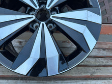 Laden Sie das Bild in den Galerie-Viewer, 1x Alufelge 17 Zoll 6.5" 5x100 39ET Glanz Schwarz 2GM601025AJ VW T-Cross FEL5401531335nj