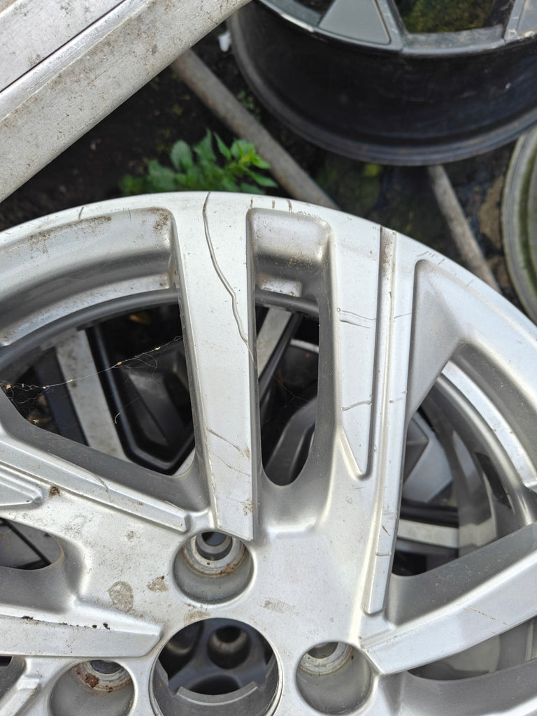 1x Alufelge 16 Zoll 6.5" 4x108 38ET Glanz Grau 9825165280 Peugeot 208 Rim Wheel FEL8935007443px