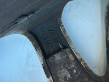 Load image into Gallery viewer, 1x Alufelge 16 Zoll 7.0" 5x120 47ET Glanz 6762299 BMW 3 Rim Wheel FEL2262313102ig