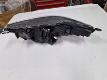 Load image into Gallery viewer, Frontscheinwerfer Toyota Yaris Full LED Ein Stück (Rechts oder Links) Headlight SCH1040969436gk
