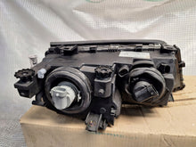 Load image into Gallery viewer, Frontscheinwerfer BMW E46 Links Scheinwerfer Headlight SCH2405565072fl