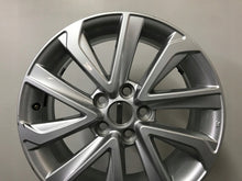 Laden Sie das Bild in den Galerie-Viewer, 1x Alufelge 17 Zoll 6.5&quot; 5x114.3 30ET Glanz Silber 8880-3 Toyota X Rim Wheel