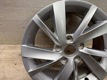 Laden Sie das Bild in den Galerie-Viewer, 1x Alufelge 16 Zoll 46ET Blau 5H0071496 VW Golf Viii Rim Wheel FEL8534244896it