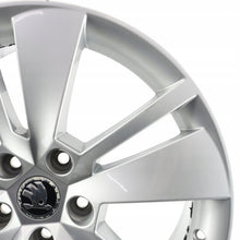 Laden Sie das Bild in den Galerie-Viewer, 1x Alufelge 18 Zoll 8.0" 5x112 44ET Glanz Silber 3V0601025F Skoda Superb FEL9150671695pq