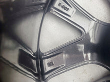 Load image into Gallery viewer, 1x Alufelge 20 Zoll 8.5" 5x115 49ET Glanz Silber Mg Insignia Rim Wheel FEL7270348861bw