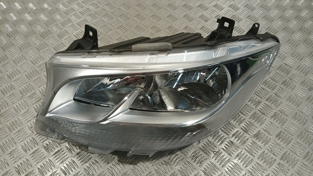 Frontscheinwerfer Mercedes-Benz Sprinter A9109060000 Links Headlight SCH2139498448mo