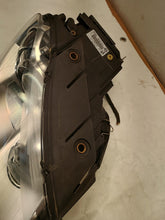 Load image into Gallery viewer, Frontscheinwerfer VW Passat 3C0941754G 3C0941753G Xenon Ein Satz Headlight SCH9330884979ib