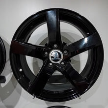 Laden Sie das Bild in den Galerie-Viewer, 4x Alufelge 17 Zoll 7.5" 5x112 40ET Glanz Schwarz KBA51891 Skoda Superb Iii FEL1491280802zm