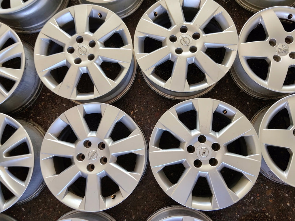 4x Alufelge 17 Zoll 7.0" 5x110 41ET Glanz Silber 24431911 Opel Rim Wheel FEL8597178812ni