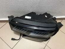 Laden Sie das Bild in den Galerie-Viewer, Frontscheinwerfer Skoda Karoq Links Scheinwerfer Headlight SCH5550644383fc