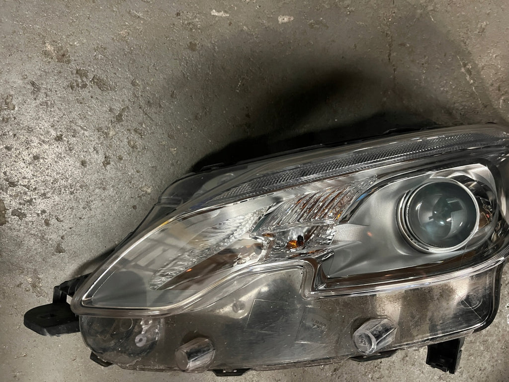 Frontscheinwerfer Peugeot 2008 90106472 Links Scheinwerfer Headlight SCH1819981441yn