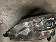 Laden Sie das Bild in den Galerie-Viewer, Frontscheinwerfer Peugeot 2008 90106472 Links Scheinwerfer Headlight SCH1819981441yn