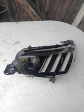 Laden Sie das Bild in den Galerie-Viewer, Frontscheinwerfer Peugeot 2008 II 9823194180 Links Scheinwerfer Headlight