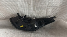 Load image into Gallery viewer, Frontscheinwerfer Hyundai I30 HYUI30LPZD12 Rechts Scheinwerfer Headlight SCH1080117554uc