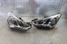 Laden Sie das Bild in den Galerie-Viewer, Frontscheinwerfer Hyundai Veloster Rechts Scheinwerfer Headlight