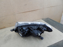 Laden Sie das Bild in den Galerie-Viewer, Frontscheinwerfer VW Crafter 7C1941006 Rechts Scheinwerfer Headlight SCH9712414442uv