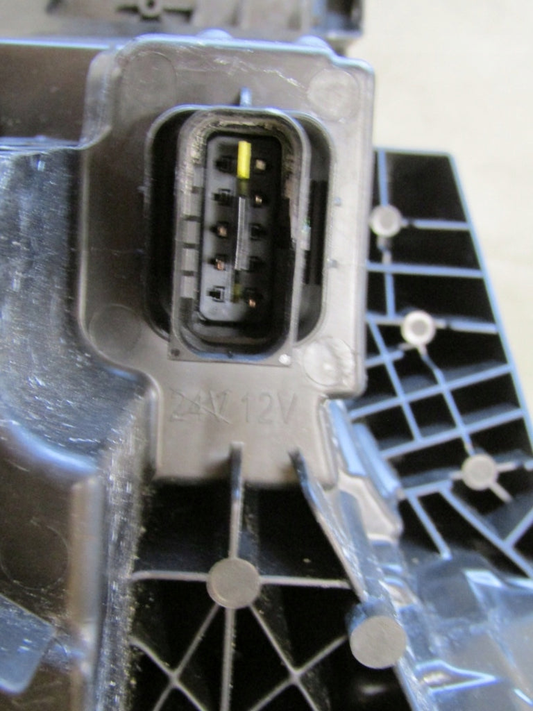 Frontscheinwerfer Volvo 80000628 LED Rechts Scheinwerfer Headlight SCH9638596149cg