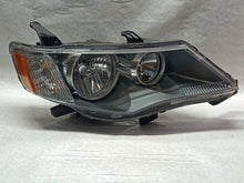 Laden Sie das Bild in den Galerie-Viewer, Frontscheinwerfer Mitsubishi Outlander II P5584R Xenon Rechts Headlight