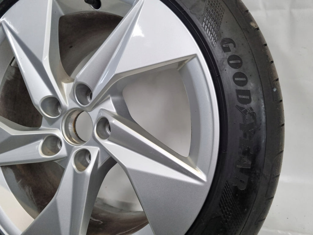 1x Alufelge 16 Zoll 8.0" 5x112 46ET Silber 8Y0601025A Audi A3 Rim Wheel FEL3429164646px