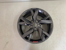 Laden Sie das Bild in den Galerie-Viewer, 1x Alufelge 17 Zoll 6.5&quot; 5x112 46ET Glanz Silber 5E3601025AC Skoda Octavia Iv