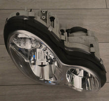 Laden Sie das Bild in den Galerie-Viewer, Frontscheinwerfer Mercedes-Benz W203 A2038203861 Xenon Rechts Headlight SCH9124122306md