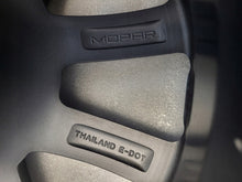 Laden Sie das Bild in den Galerie-Viewer, 1x Alufelge 16 Zoll 6.5" 4x98 40ET Glanz Schwarz 735624966 Fiat 500x Rim Wheel FEL2472065510ja