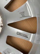 Load image into Gallery viewer, 1x Alufelge 17 Zoll 6.5" 5x100 658601025D Skoda I Rim Wheel FEL4168265993cv