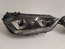 Load image into Gallery viewer, Frontscheinwerfer VW Sportsvan 90067949 Xenon Ein Stück (Rechts oder Links)