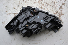 Laden Sie das Bild in den Galerie-Viewer, Frontscheinwerfer Mazda II D43N-51030 LED Rechts Scheinwerfer Headlight