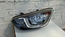 Load image into Gallery viewer, Frontscheinwerfer Hyundai I20 92101-1J5 Links Scheinwerfer Headlight
