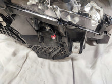 Laden Sie das Bild in den Galerie-Viewer, Frontscheinwerfer BMW 5 F11 F10 7317131-05 Bi-Xenon Links Scheinwerfer Headlight SCH3586131854vp